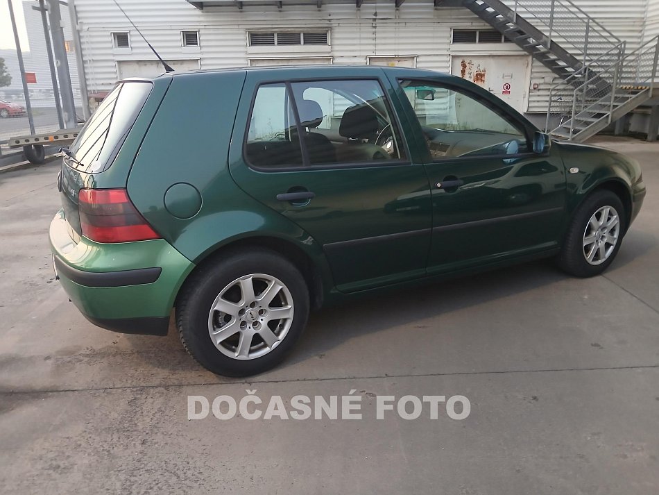 Volkswagen Golf 1.6 i 