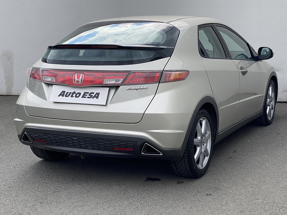 Honda Civic 1.8i 