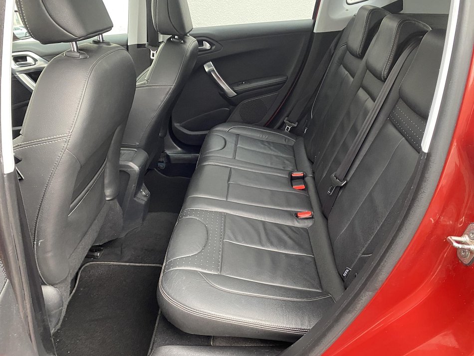 Peugeot 2008 1.6 HDi Féline Titane