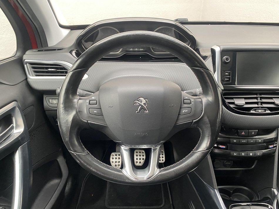 Peugeot 2008 1.6 HDi Féline Titane