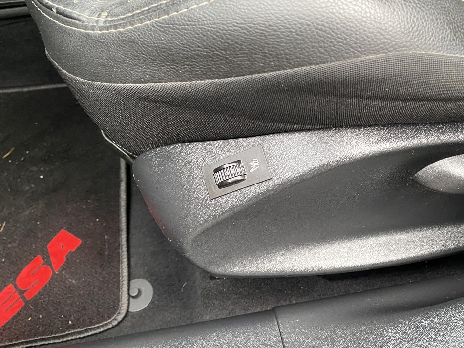 Peugeot 2008 1.6 HDi Féline Titane