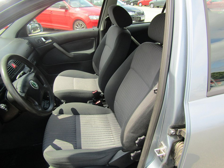Škoda Octavia 2.0i 