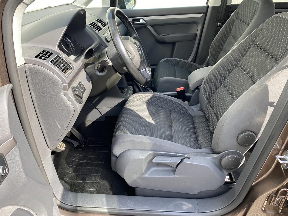 Volkswagen Touran 2.0 TDi Comfort 7míst