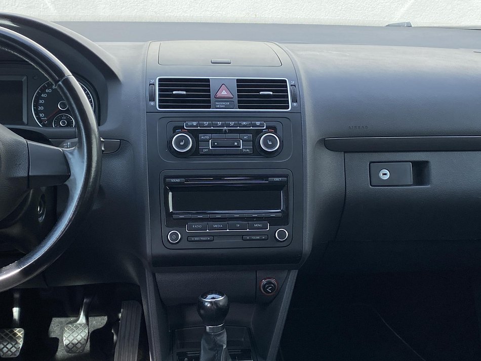 Volkswagen Touran 2.0 TDi Comfort 7míst