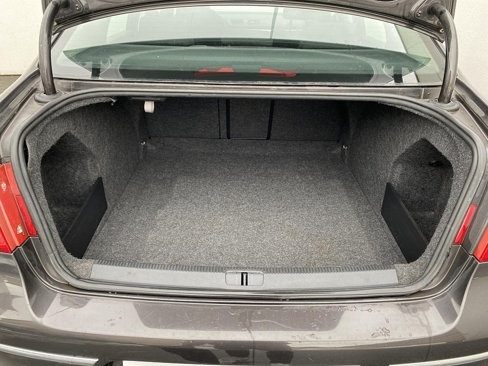 Volkswagen Passat 2.0 TDi 