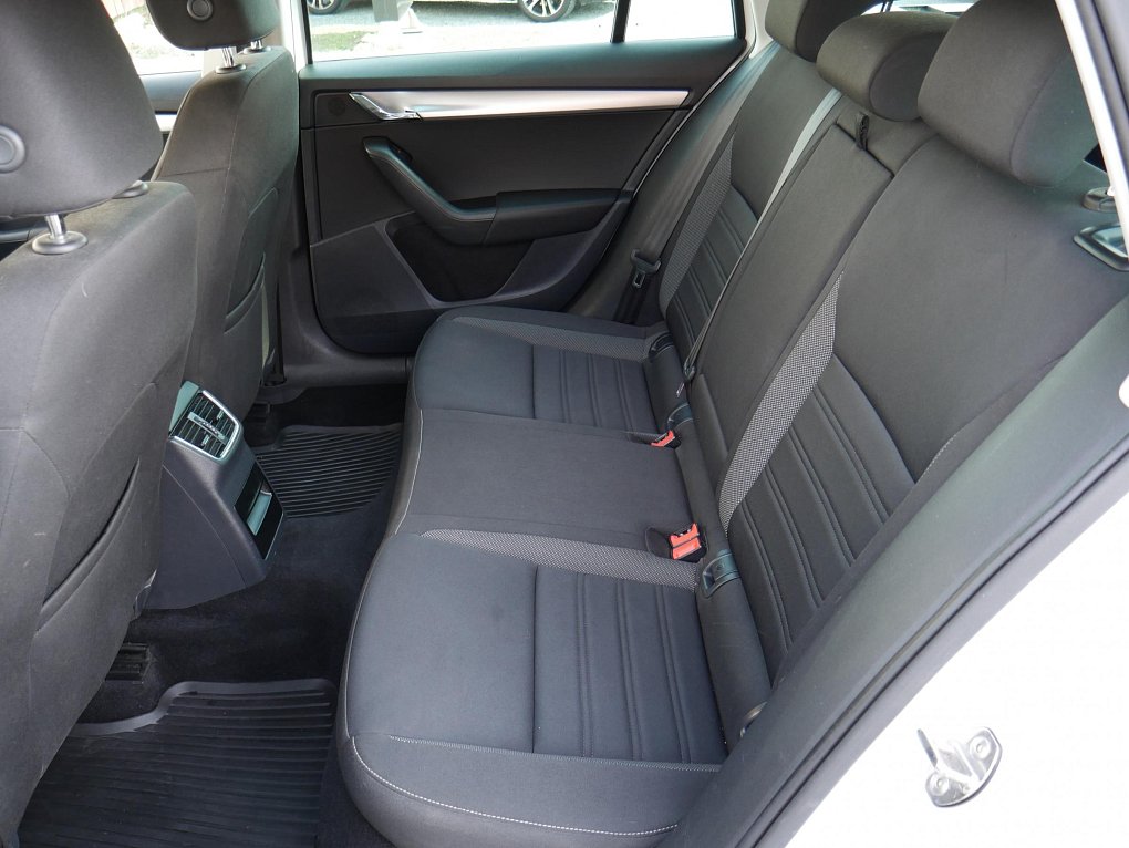 Škoda Octavia III 2.0TDi Ambition