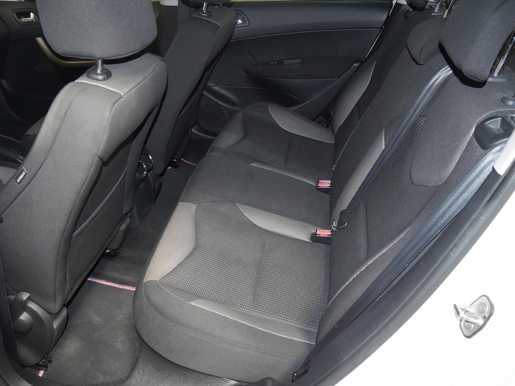 Peugeot 308 1.6 HDi 