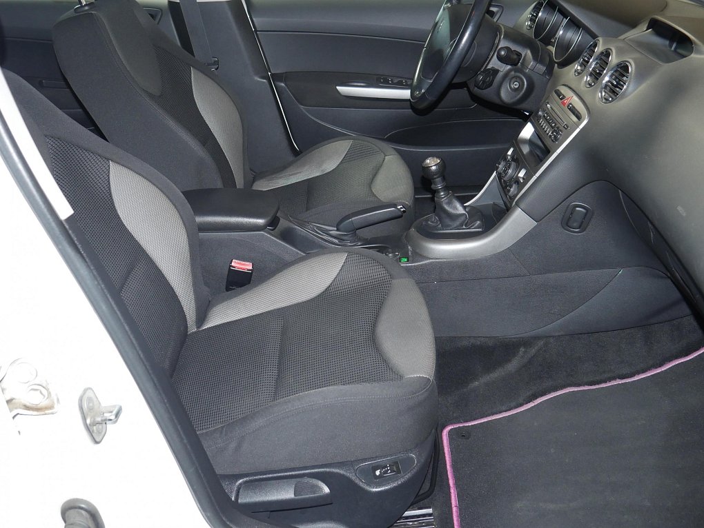 Peugeot 308 1.6 HDi 