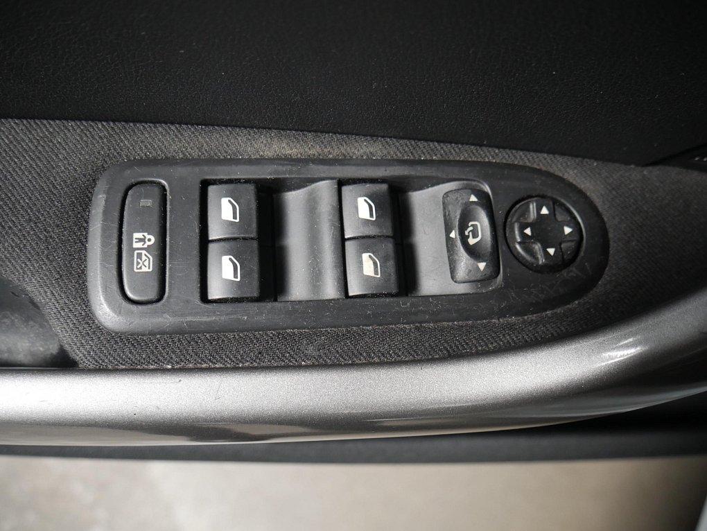 Peugeot 308 1.6 HDi 