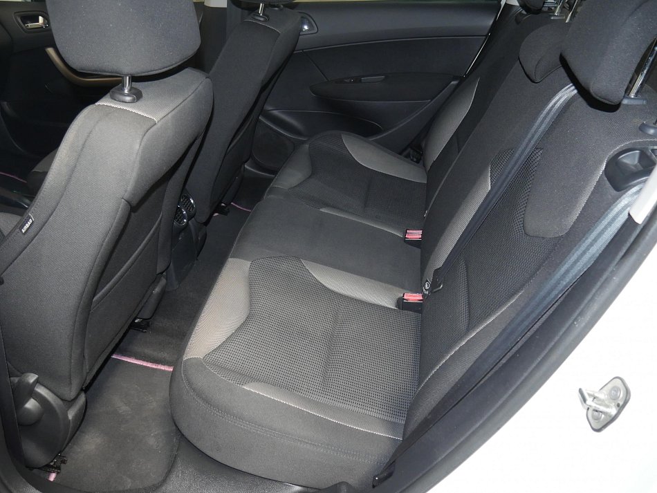 Peugeot 308 1.6 HDi 
