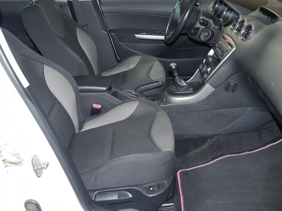Peugeot 308 1.6 HDi 