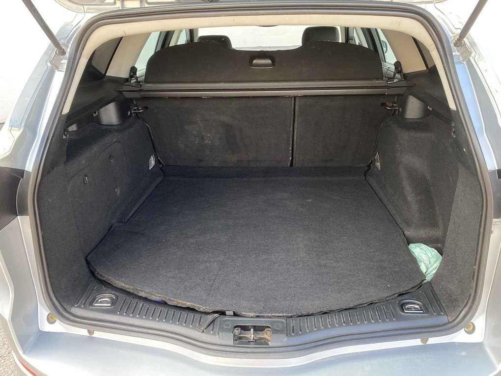 Ford Mondeo 2.0 i Ghia