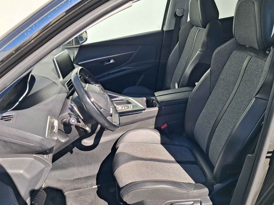 Peugeot 3008 1.2 PT Allure