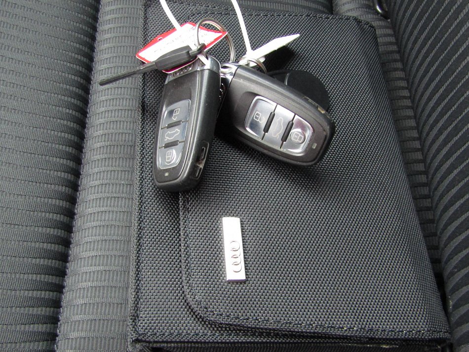 Audi A4 2.0 TDi Attraction