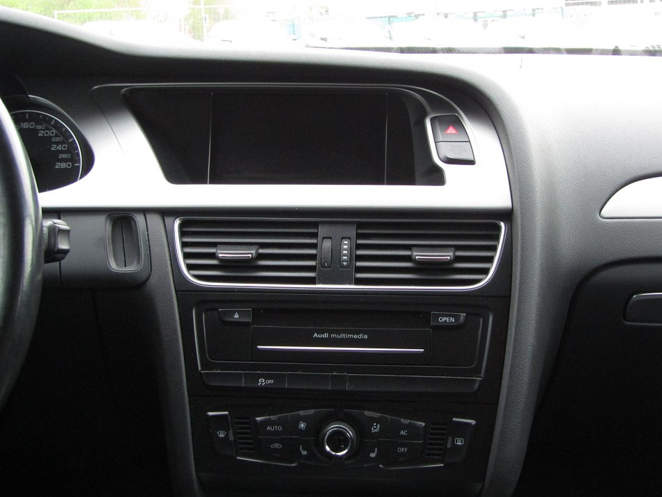 Audi A4 2.0 TDi Attraction