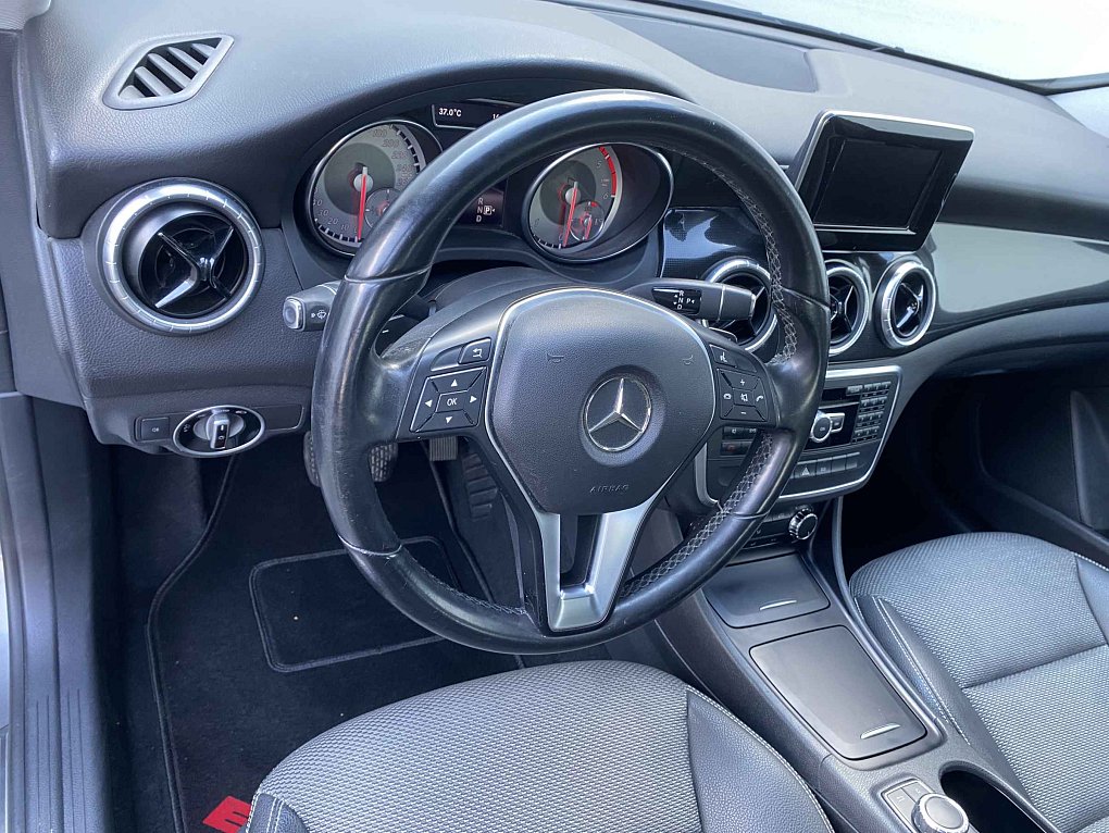Mercedes-Benz CLA 2.2 CDi  220
