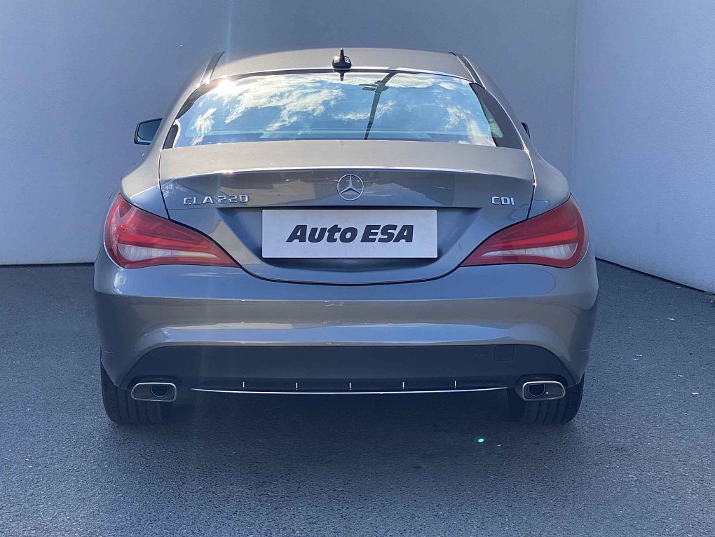 Mercedes-Benz CLA 2.2 CDi  220