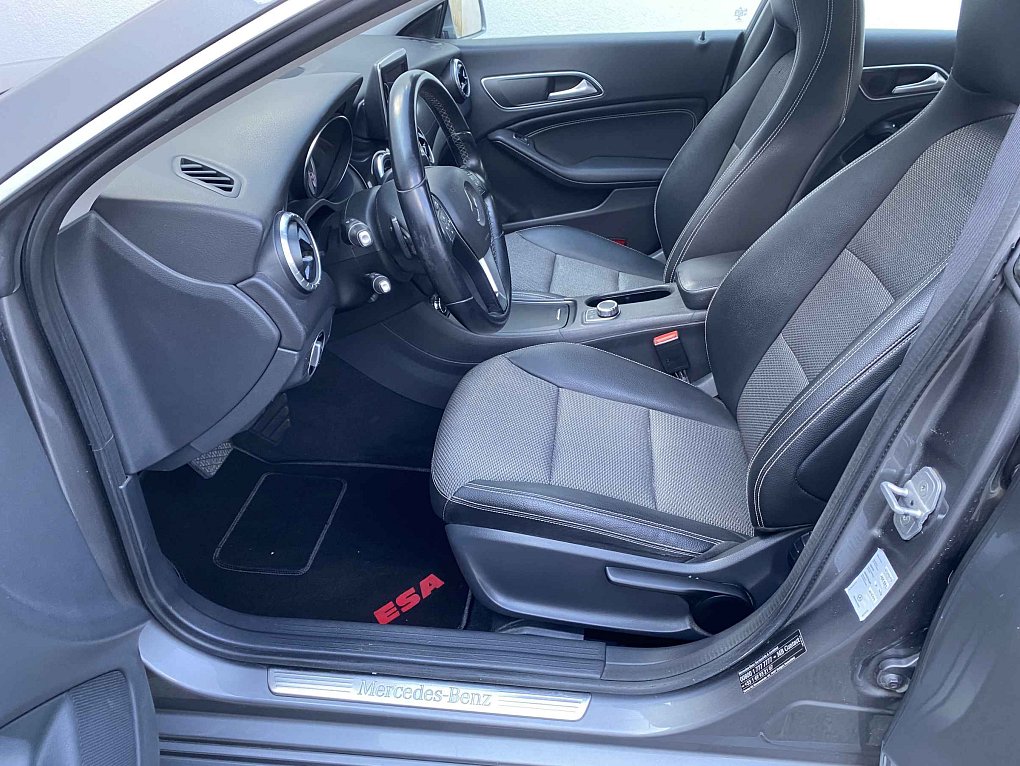 Mercedes-Benz CLA 2.2 CDi  220