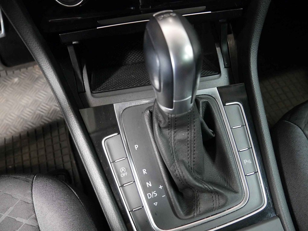 Volkswagen Golf 2.0TDi 