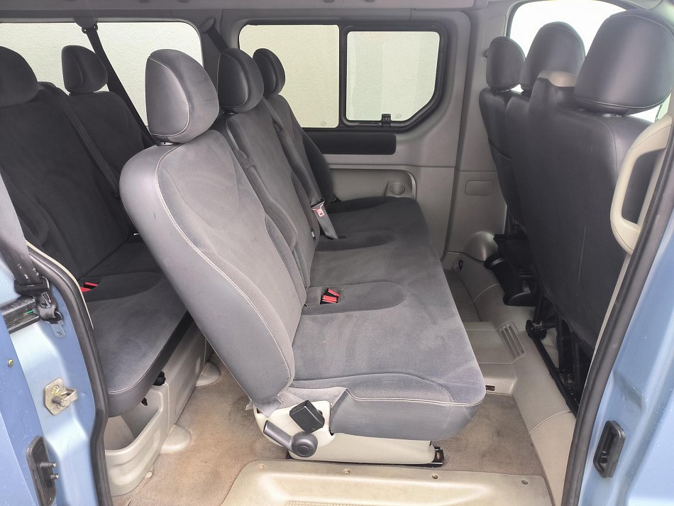 Renault Trafic 2.0dCi Black Edition L2 9míst
