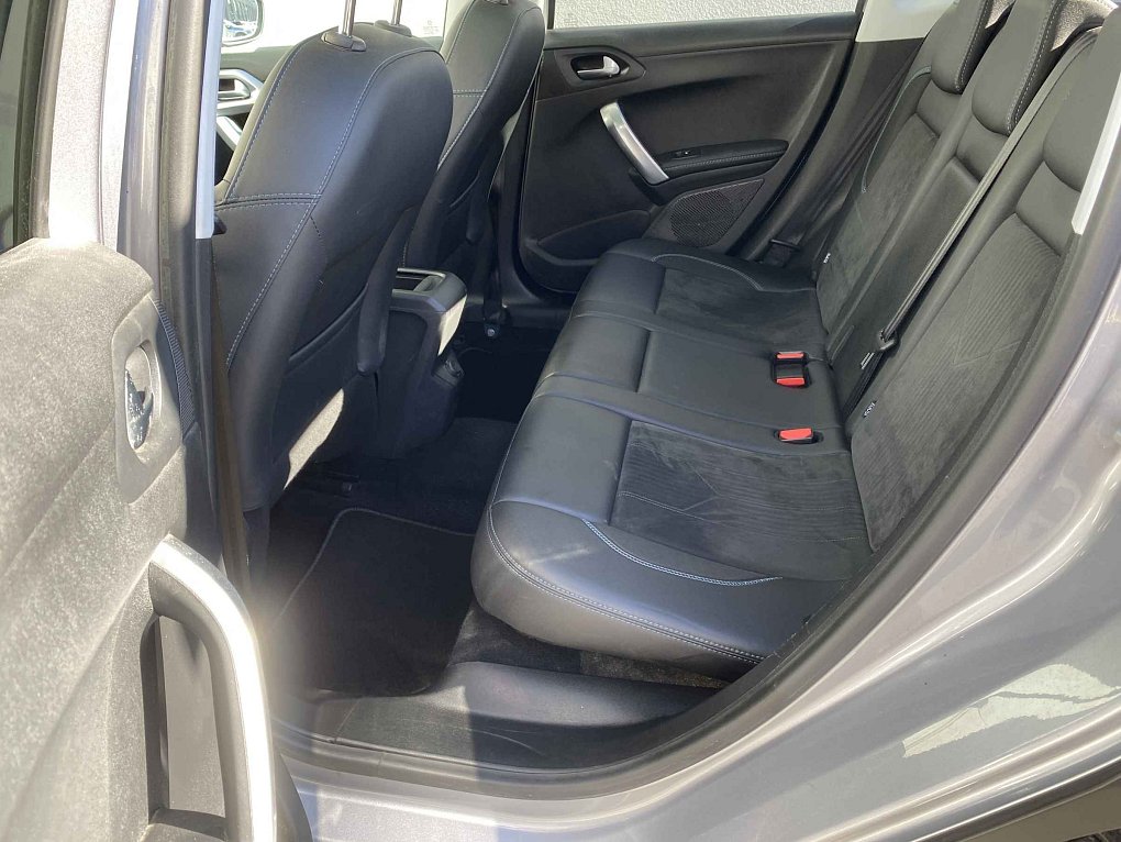 Peugeot 2008 1.2 PT Crossway
