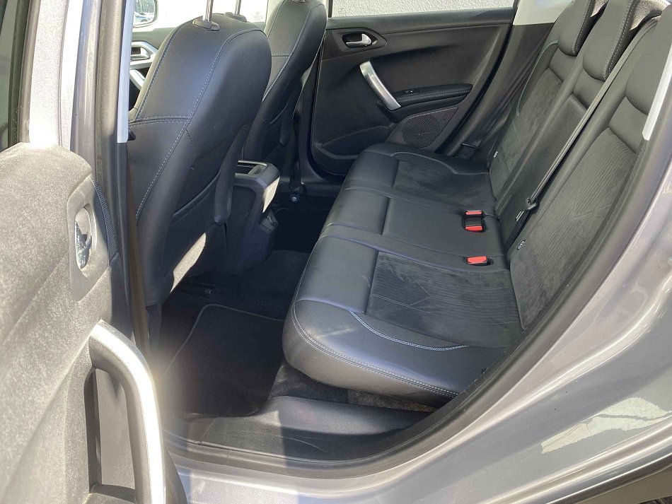 Peugeot 2008 1.2 PT Crossway