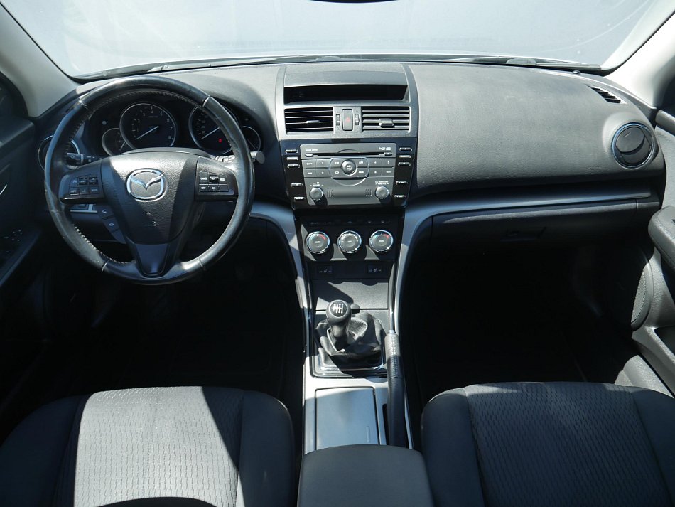 Mazda 6 2.0 i 