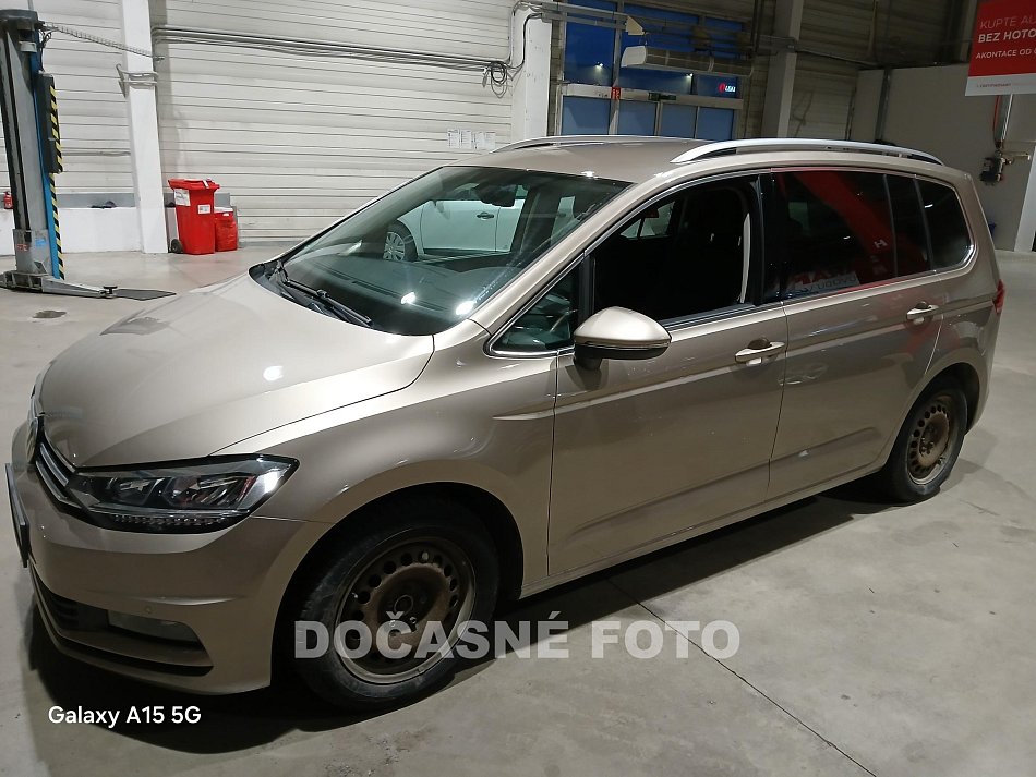 Volkswagen Touran 1.5 TSI 