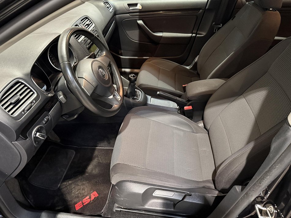 Volkswagen Golf 1.6 TDi 