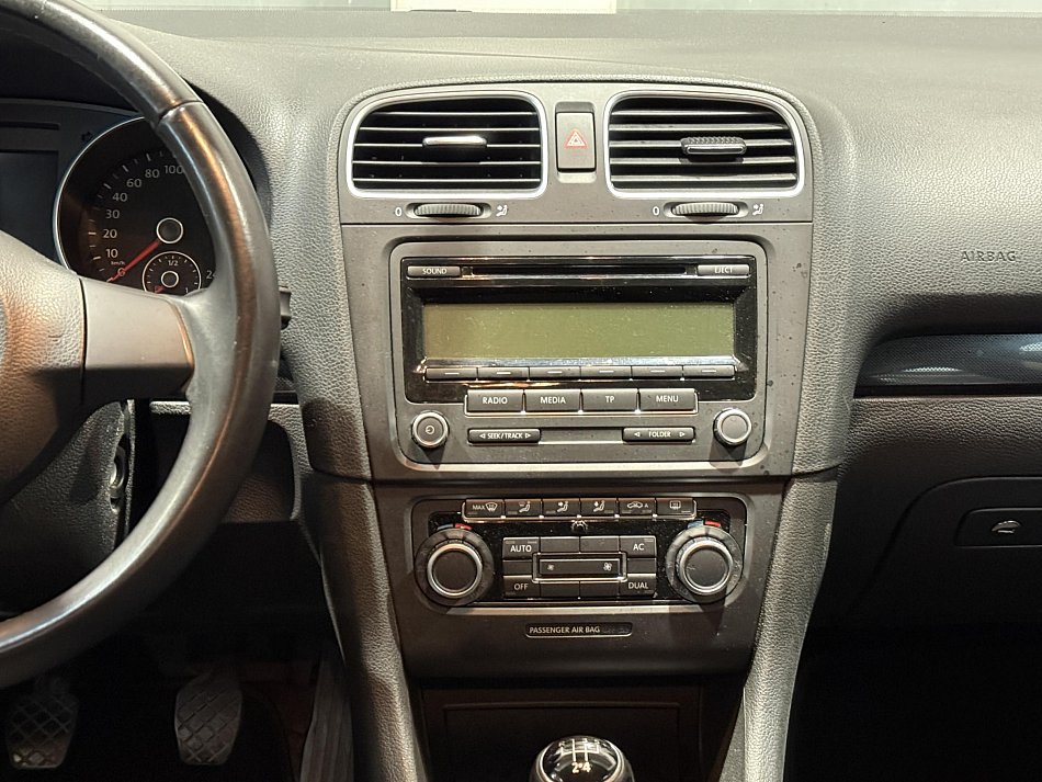 Volkswagen Golf 1.6 TDi 
