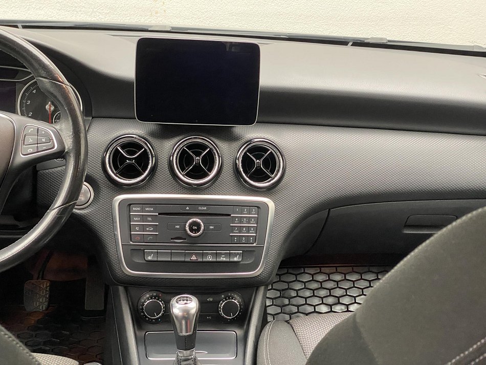 Mercedes-Benz Třída A 1.6 i  A180