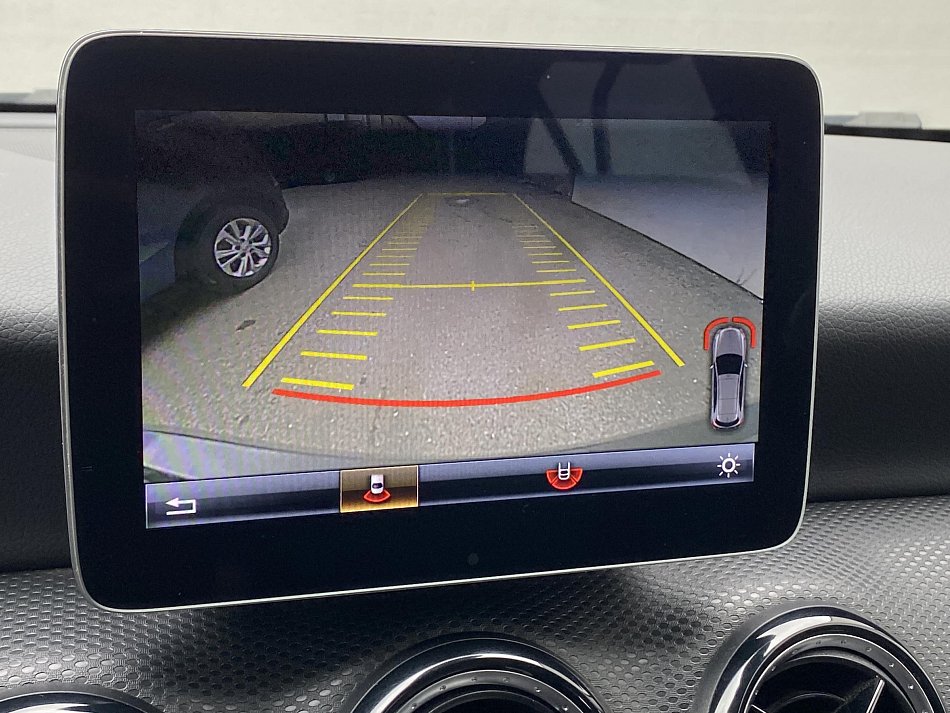 Mercedes-Benz Třída A 1.6 i  A180