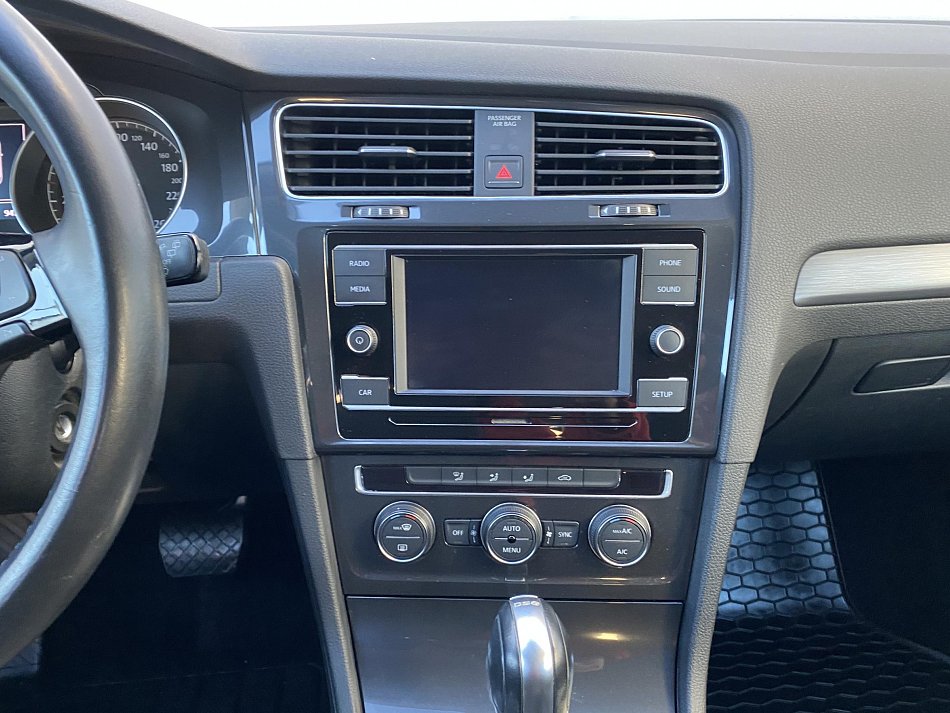 Volkswagen Golf 1.5TSi 