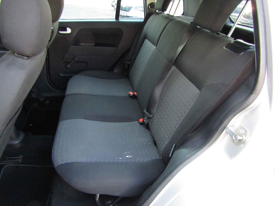 Ford Fusion 1.4i 