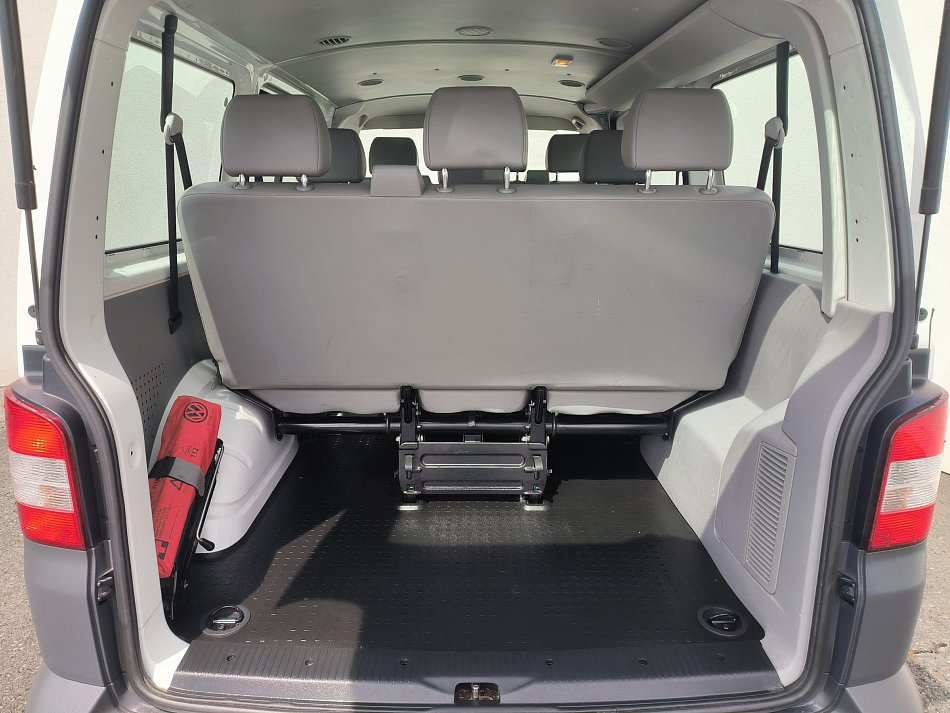 Volkswagen Transporter 2.0TDi  9míst