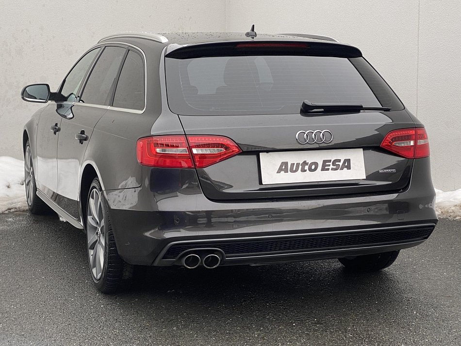 Audi A4 3.0 TDi S-line Quattro