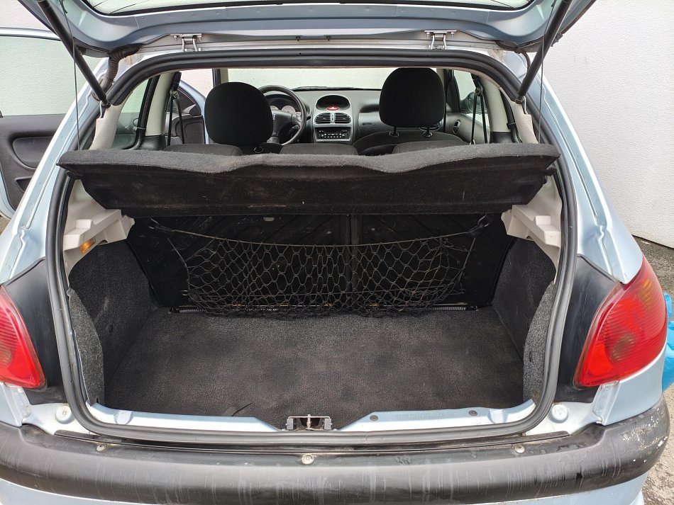 Peugeot 206 1.1i 
