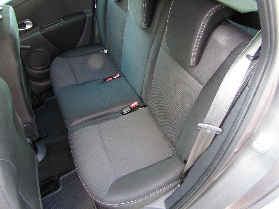 Renault Clio 1.2i 
