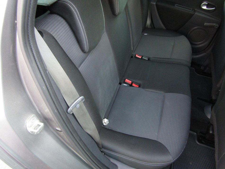 Renault Clio 1.2i 