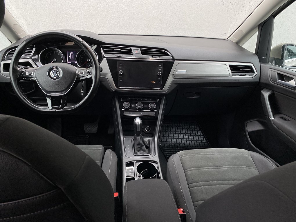 Volkswagen Touran 1.5 TSi Highline