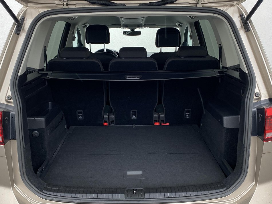Volkswagen Touran 1.5 TSi Highline
