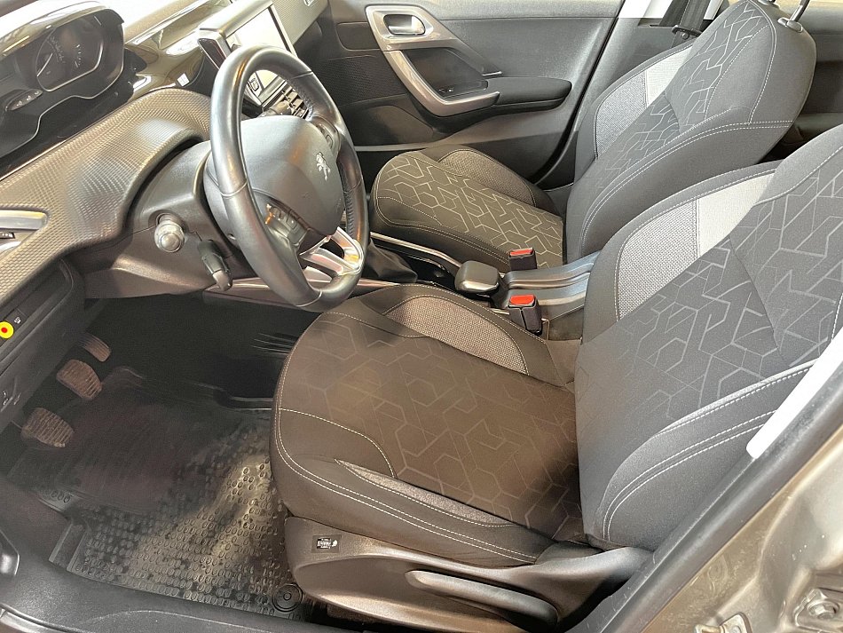 Peugeot 2008 1.2PT 