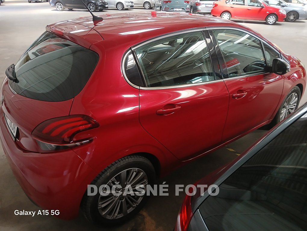 Peugeot 208 1.2PT 