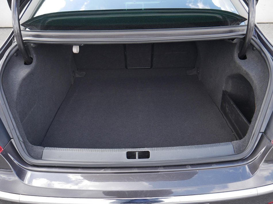 Volkswagen Passat CC 2.0 TDi 