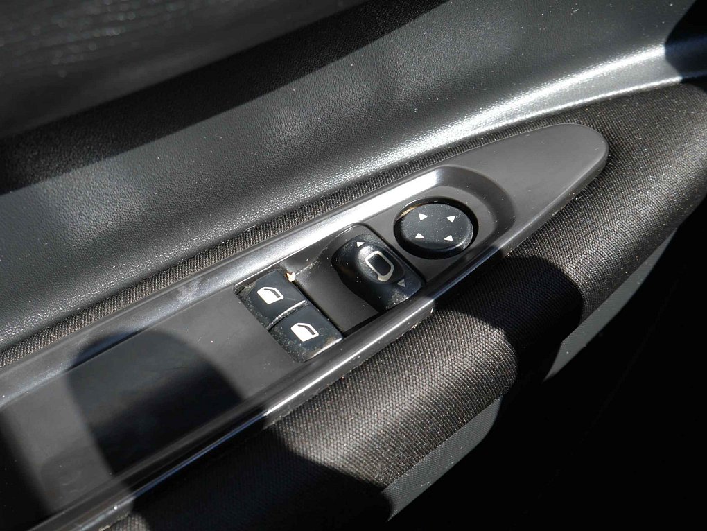Citroën C4 1.4i 