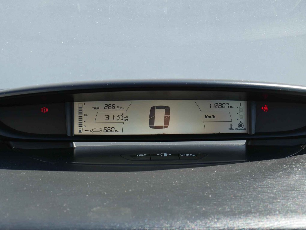 Citroën C4 1.4i 