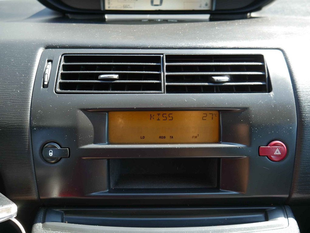 Citroën C4 1.4i 