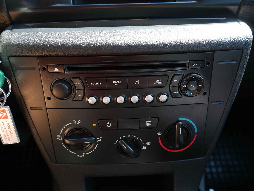 Citroën C4 1.4i 