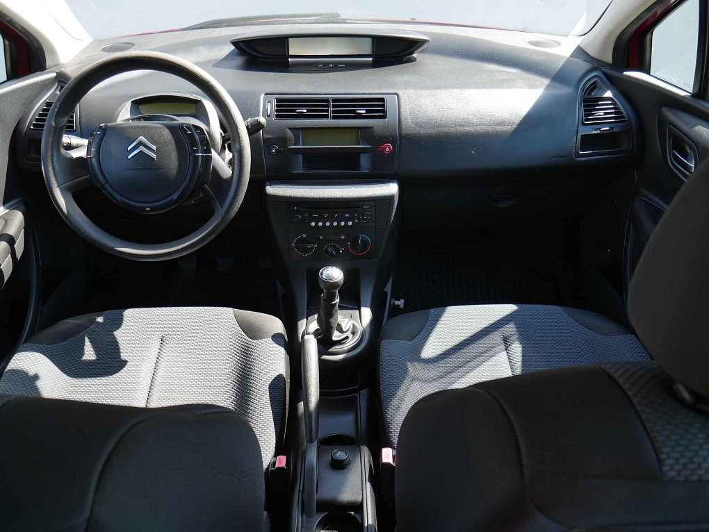 Citroën C4 1.4i 