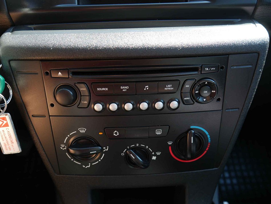 Citroën C4 1.4i 